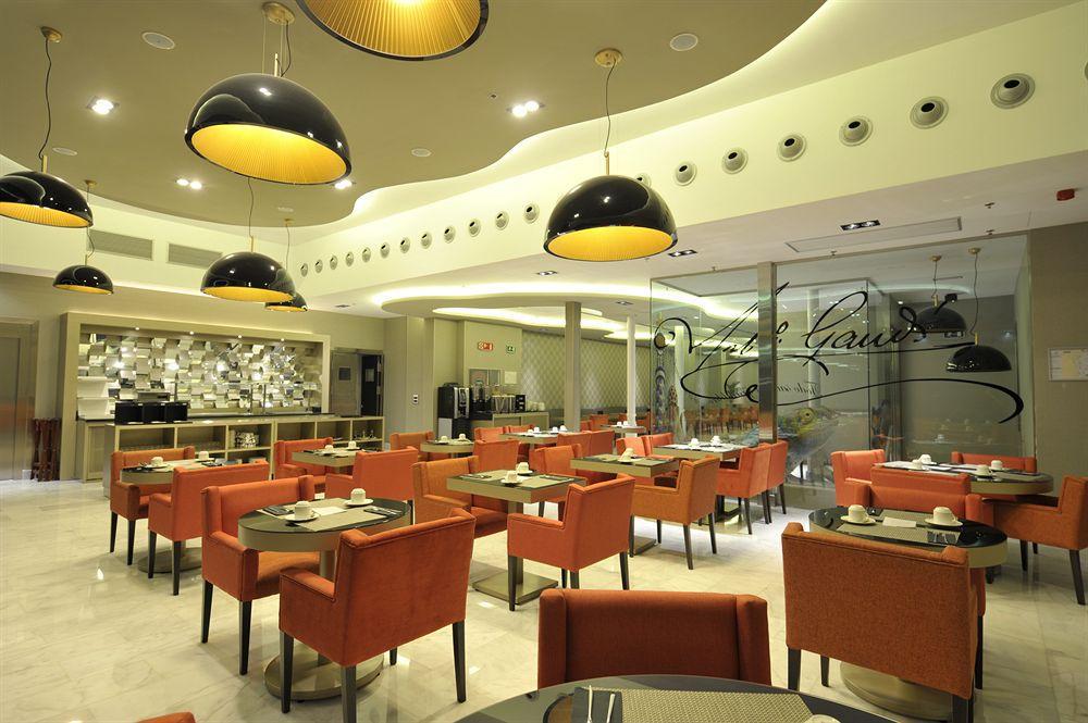 Hotel Barcelo Sants Barcellona Esterno foto
