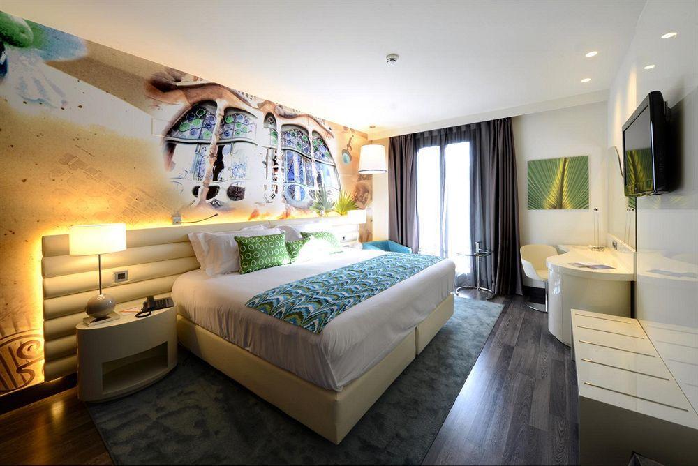 Hotel Barcelo Sants Barcellona Esterno foto