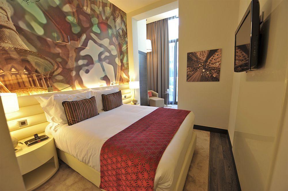 Hotel Barcelo Sants Barcellona Esterno foto