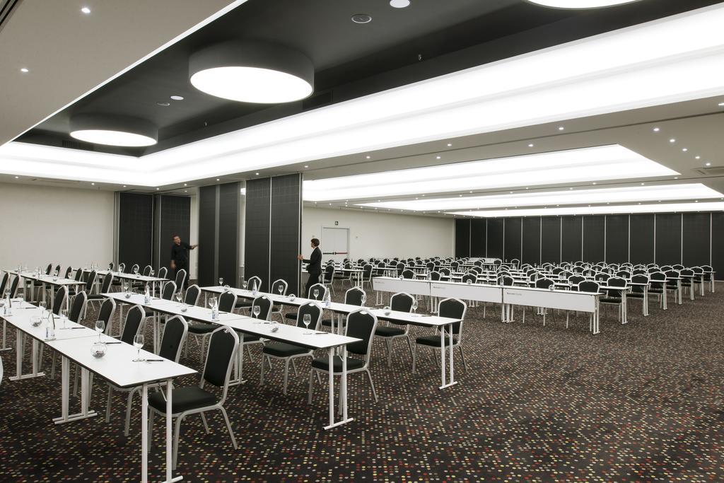 Hotel Barcelo Sants Barcellona Esterno foto