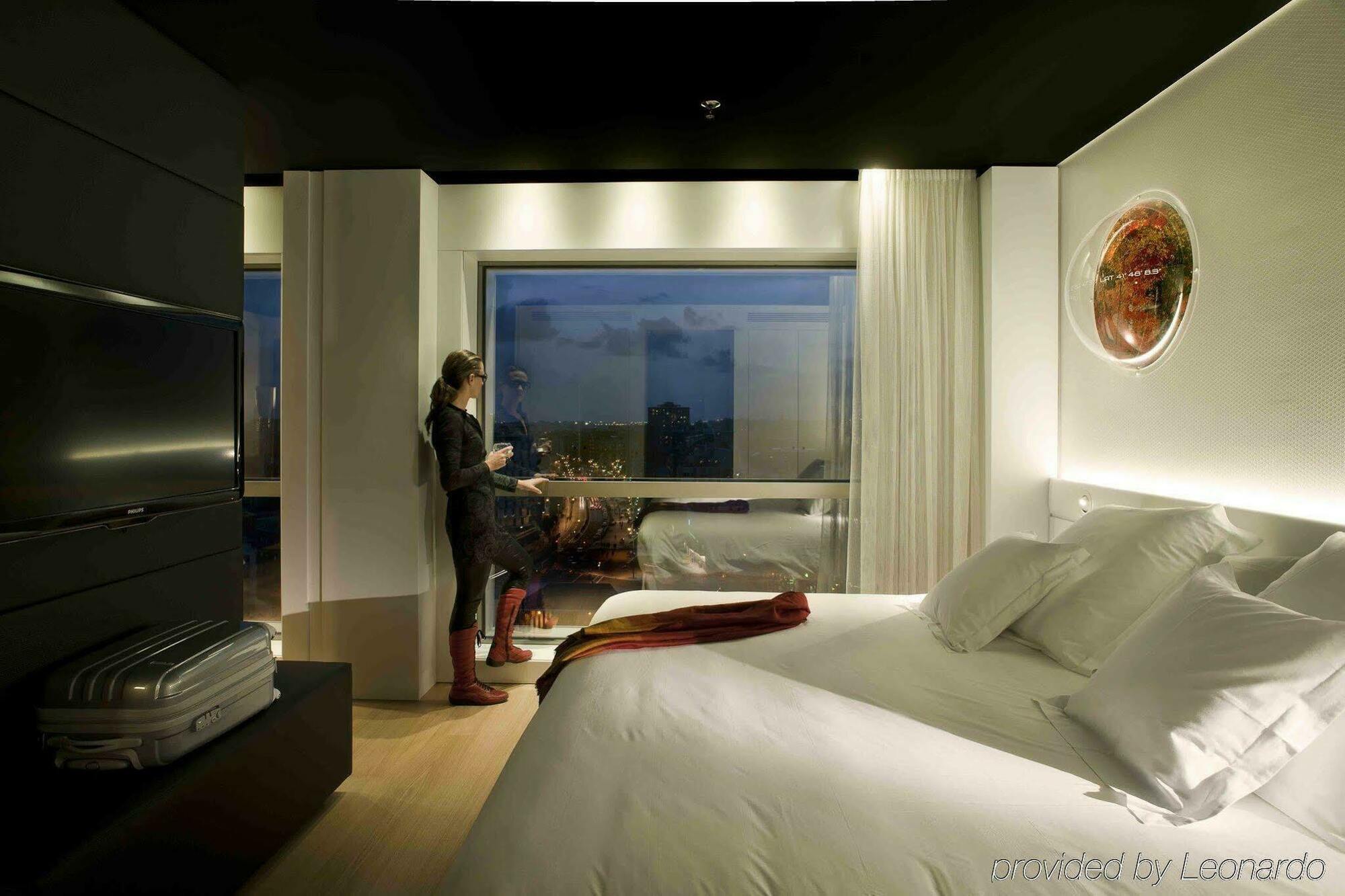 Hotel Barcelo Sants Barcellona Esterno foto