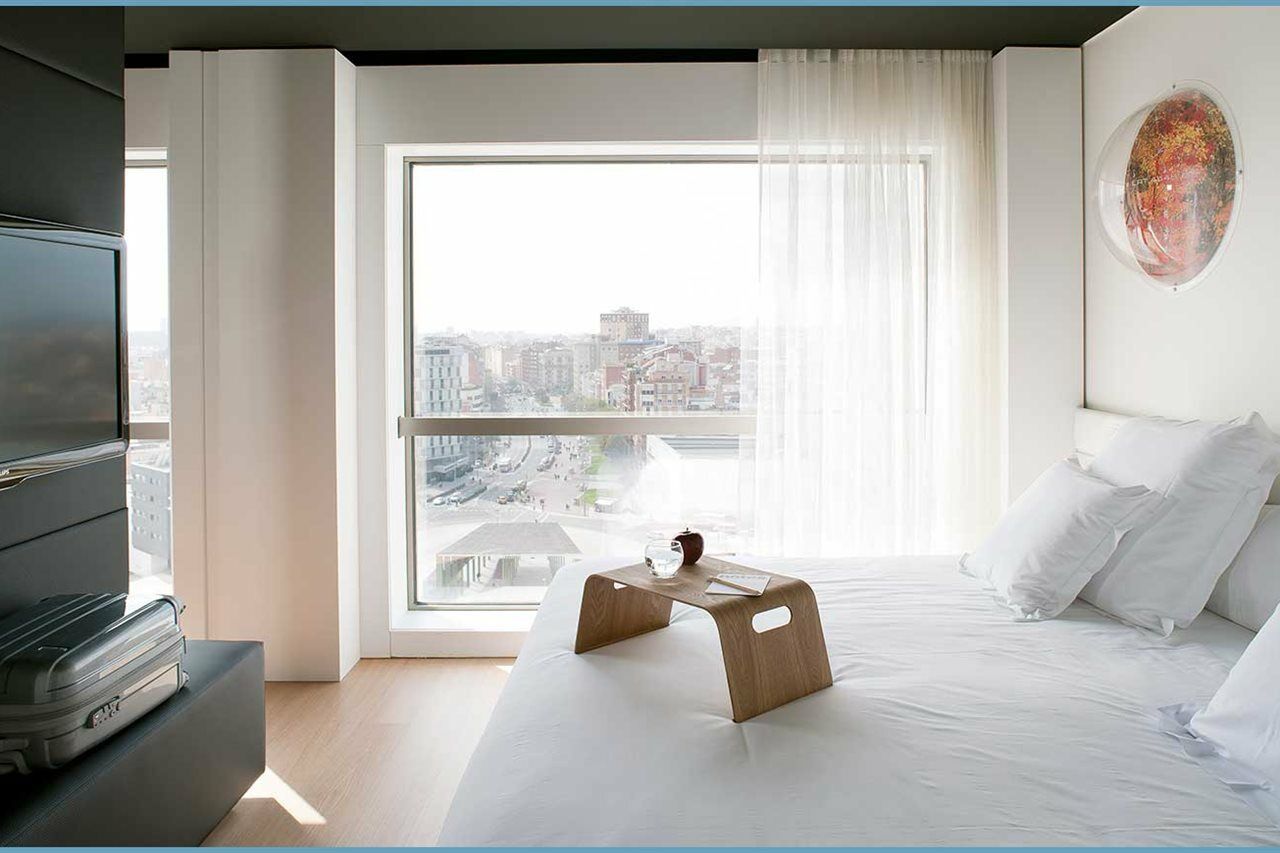 Hotel Barcelo Sants Barcellona Esterno foto
